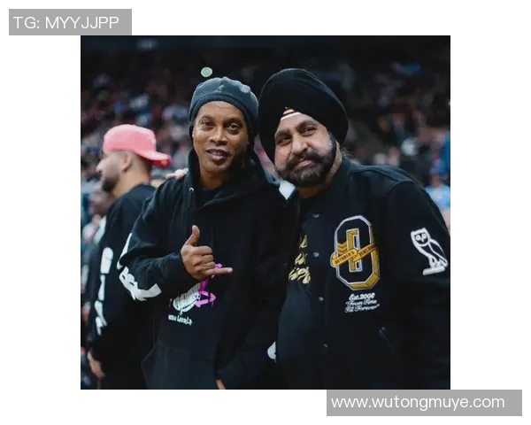 小罗的足球明星粉丝们如何追逐偶像的梦想与激情