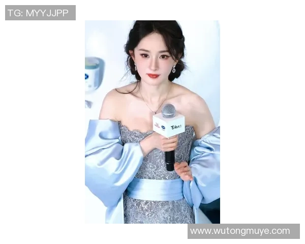 足球明星杨幂的个人简介与精彩照片分享